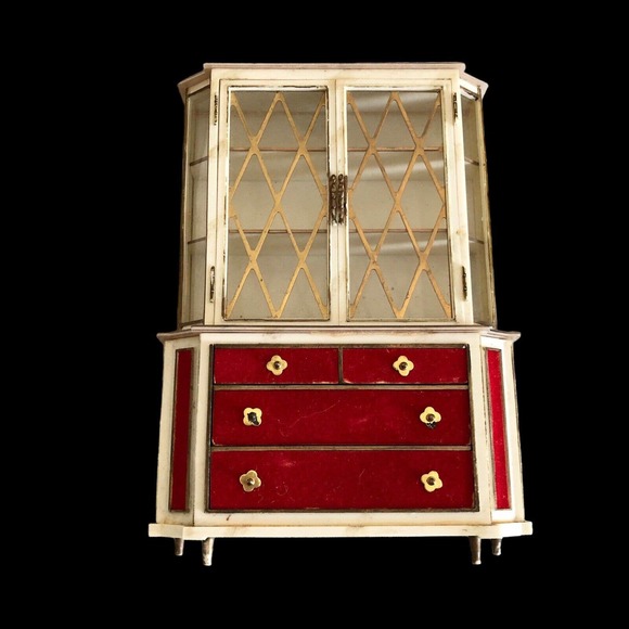 Ideal Toys Dollhouse Doll House China Red Velvet Plastic